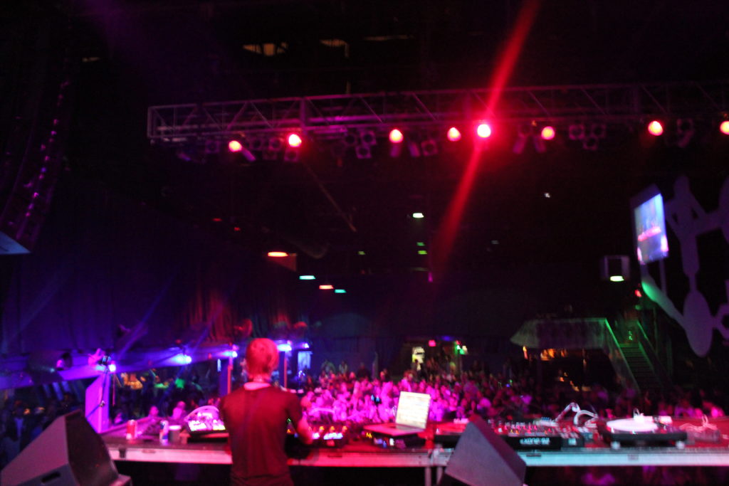 Techno Legend Lights Up Electric Factory The Phoenix